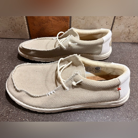 Hey Dude Men's Casual Tan Shoes size 12 - Picture 2 of 6